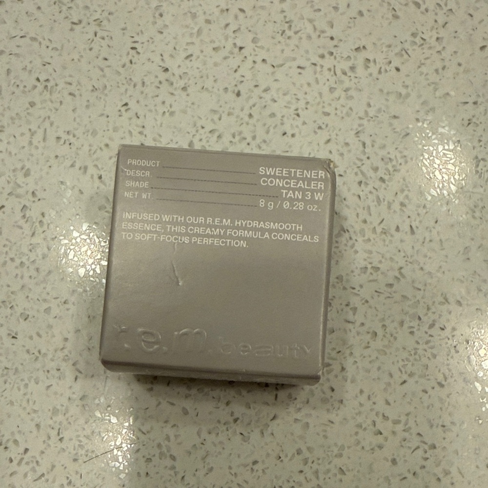 REM beauty concealer in Tan